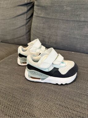 Nike Kids' Air Max SYSTM Velcro Sneakers size 5